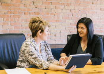 Navigating the Tides of Transformation: cmi's Expert Approach to Change Management