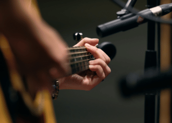 Crafting an Effective Practice Schedule for Guitar Improvement | CA Gazette