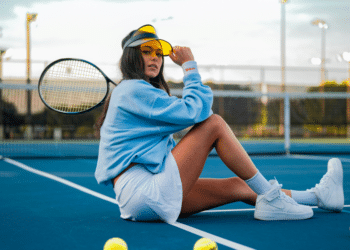 Love-All: Your Friendly Guide to Learning Tennis from Scratch