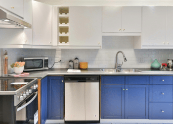 Decluttering Tips for Creating a Cozy Home Environment