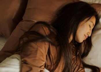The Revolutionary Comfort of Honeydew's Scrumptious Side Sleeper Pillow A Family's Quest for the Perfect Night's Sleep