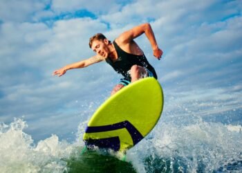 West Coast Surfing Competitions: Upcoming Events and Conditions