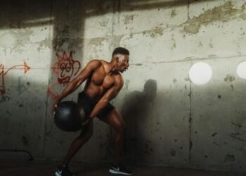 Revolutionizing Fitness The Unmatched Durability and Versatility of D-Ball Medicine Balls
