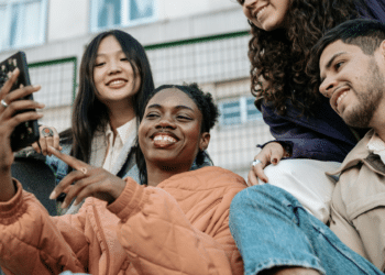 Gen Z Entrepreneurs: The Rise of Subscription Models