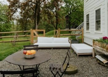 Backyard Entertaining: Themes That Wow Your Guests