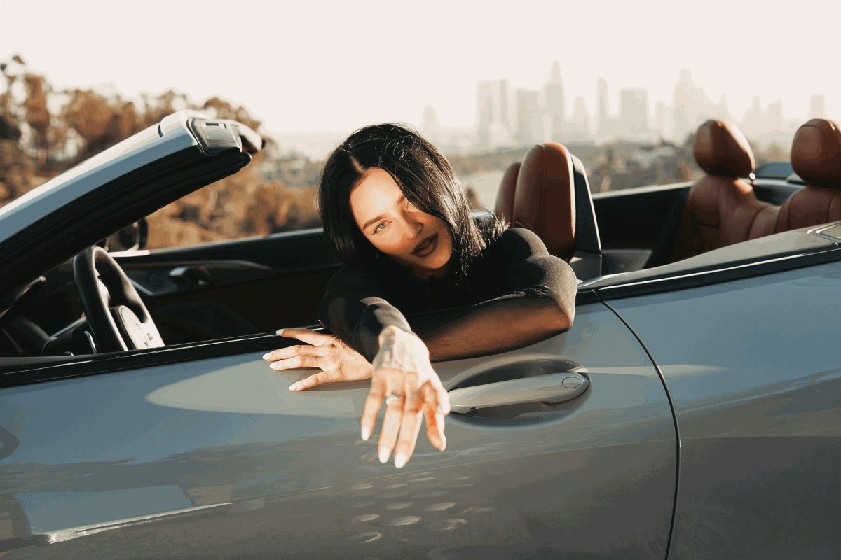 The Art of Being Trendy: Valeria Zakharova's Instagram Strategy