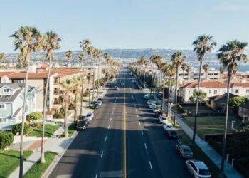 Exploring Los Angeles on Foot: A Walk Down Pico Boulevard