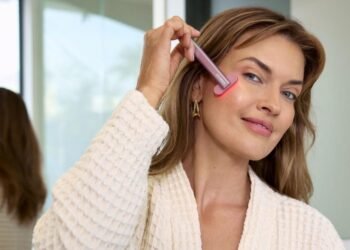 Harnessing Light with Solawave: The Aesthetic Power of Red Light Therapy