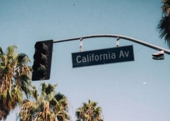Living in California Pros and Cons of Different Regions