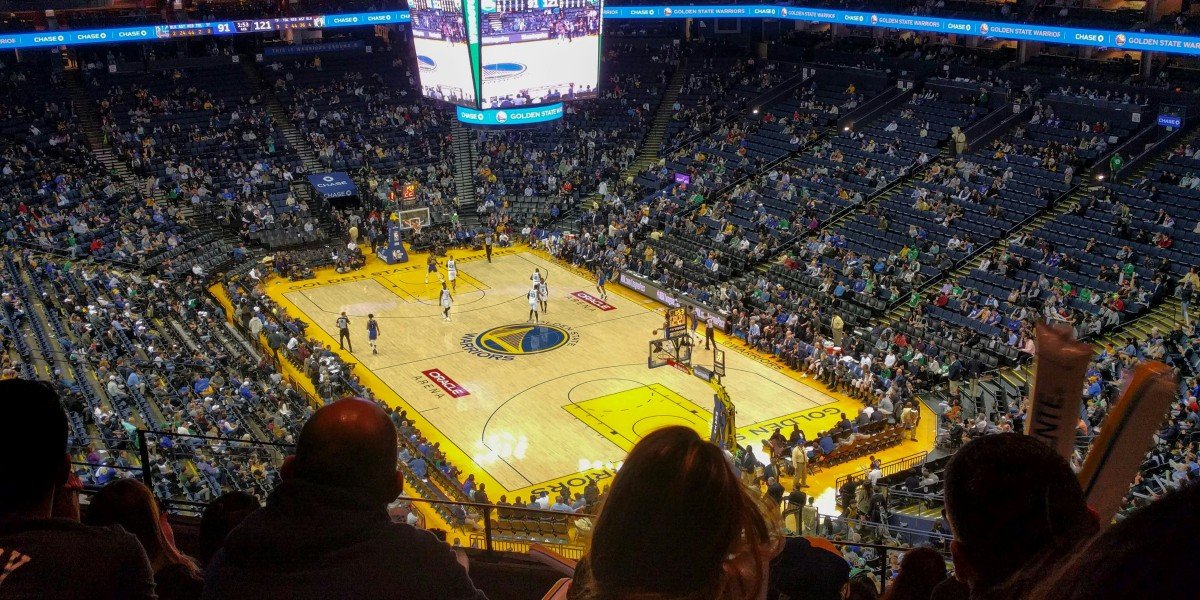 Golden State Warriors Dominate Indiana Pacers with 114–83 Win (2)