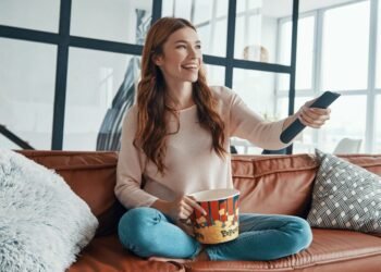 Pluribus On Apple TV+ What Viewers Should Know About Vince Gilligan's New Series