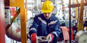 California Tests Hydrogen-Blended Gas as Climate Tool, Prompting Safety and Cost Debate