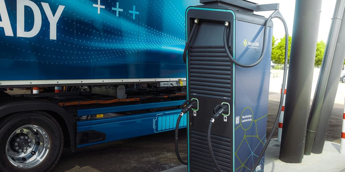 California Launches $1 Billion Rebate Program for Electric Trucks