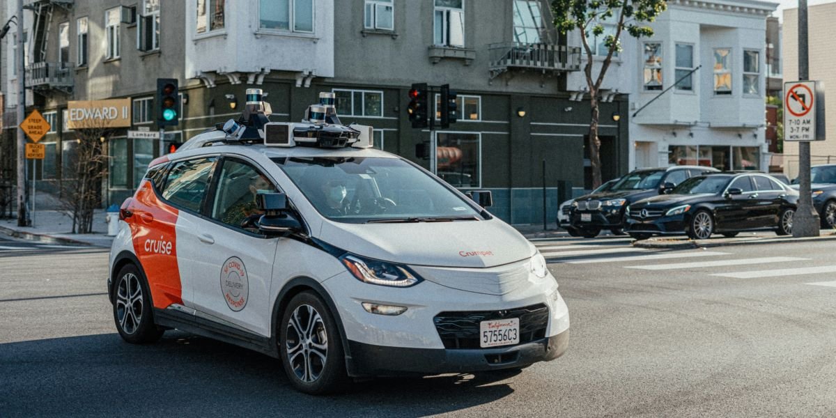 California Robotaxis Face Traffic Tickets as AB 1777 Begins