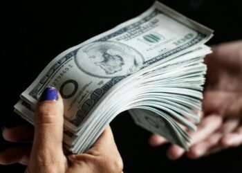 Merchant Cash Advances: What Business Owners Should Know Before Applying