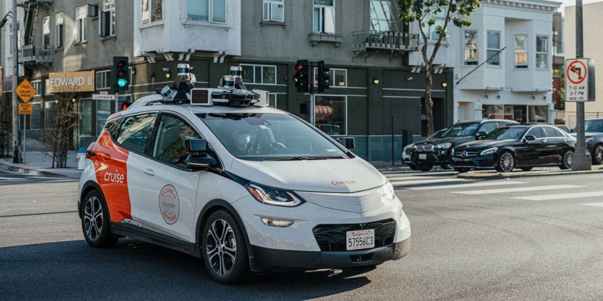 California Robotaxis Face Traffic Tickets as AB 1777 Begins